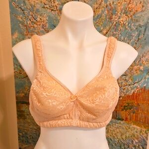 44B Breezies Beige Wirefree Lace Bra